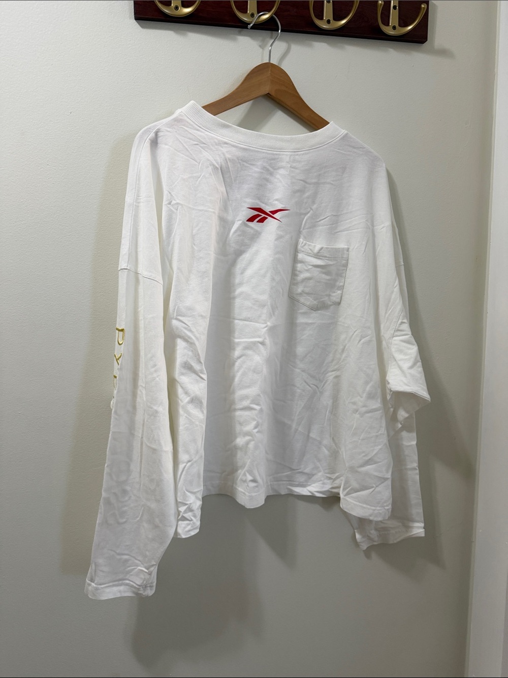 Reebok Men’s White Long-Sleeve Pocket Tee with Red Logo size L